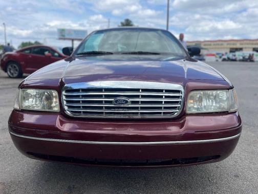 2004 Ford Crown Victoria LX