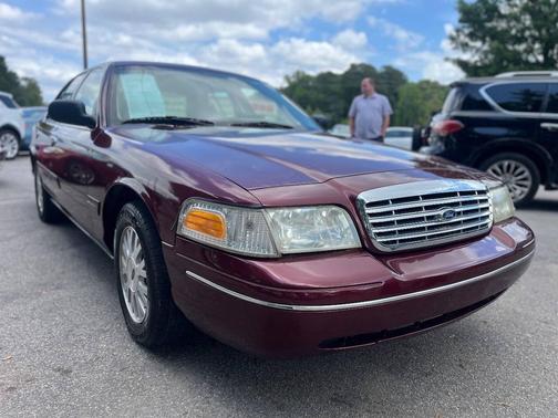 2004 Ford Crown Victoria LX