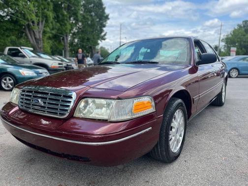 2004 Ford Crown Victoria LX