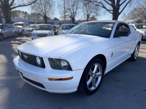 2008 Ford Mustang Deluxe