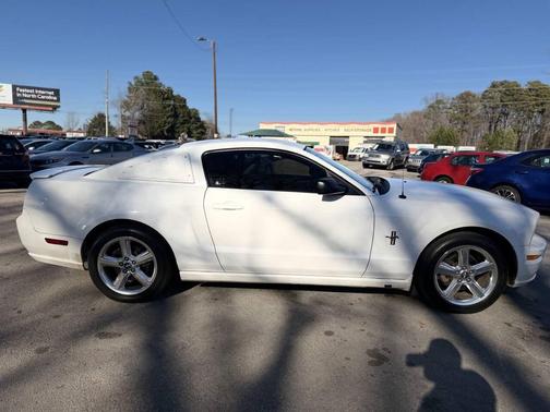 2008 Ford Mustang Deluxe