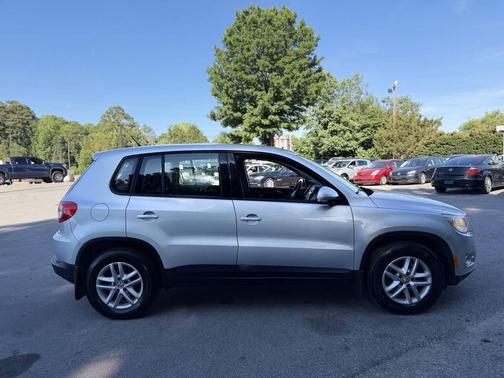 Reflex Silver Metallic 2011 Volkswagen Tiguan S