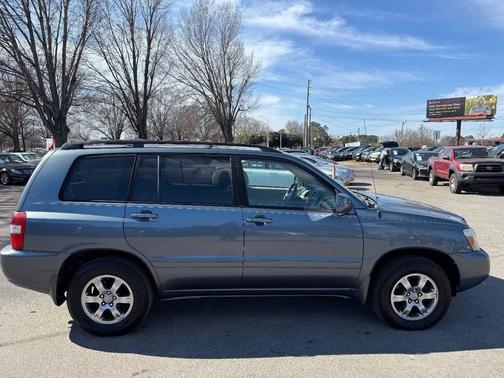 2005 Toyota Highlander Base