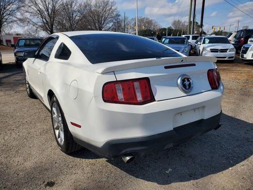 2011 Ford Mustang V6 Premium