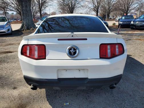 2011 Ford Mustang V6 Premium