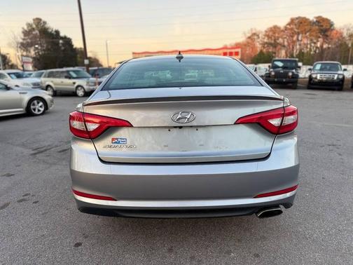 2016 Hyundai SONATA SE