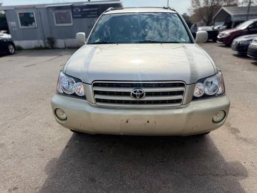 2002 Toyota Highlander Base