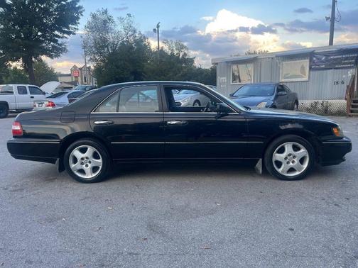 1999 INFINITI Q45 Base 4dr Sedan