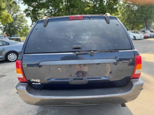 Blue 2004 Jeep Grand Cherokee Laredo