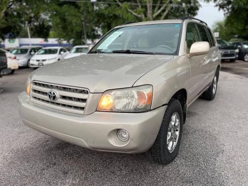 Tan 2006 Toyota Highlander Base