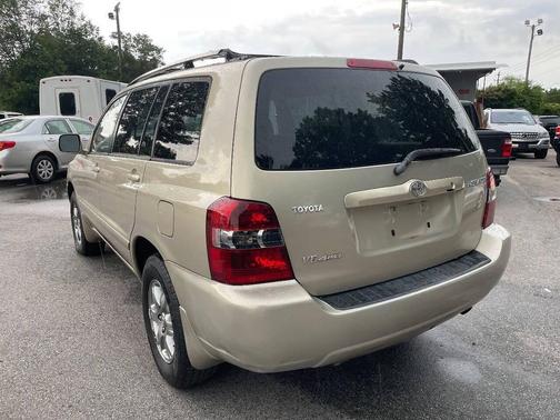 Tan 2006 Toyota Highlander Base