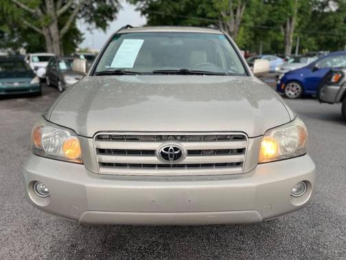 Tan 2006 Toyota Highlander Base
