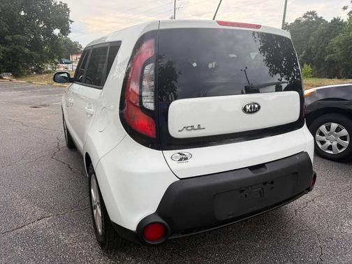 Clear White 2016 Kia Soul Base