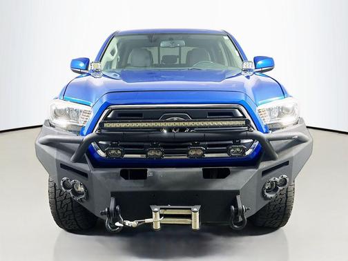 Blazing Blue Pearl 2017 Toyota Tacoma SR5