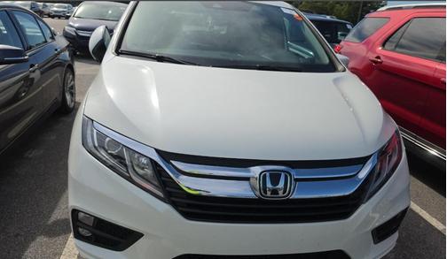 White Diamond Pearl 2019 Honda Odyssey EX-L
