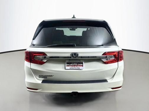 White Diamond Pearl 2019 Honda Odyssey EX-L