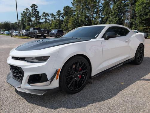 Summit White 2023 Chevrolet Camaro RWD Coupe LT1