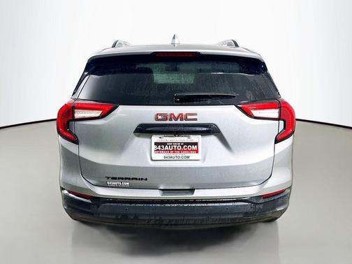 Sterling Metallic 2023 GMC Terrain SLT