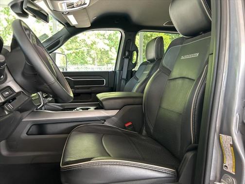 2024 RAM 3500 Laramie Crew Cab 4x4 8' Box