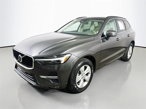 2022 Volvo XC60 B5 Momentum