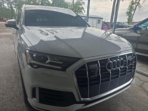 2023 Audi Q7 55 Premium Plus