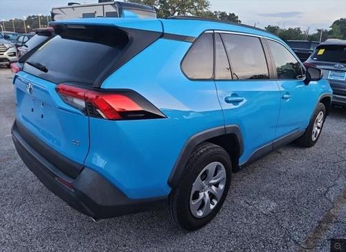 2020 Toyota RAV4 LE