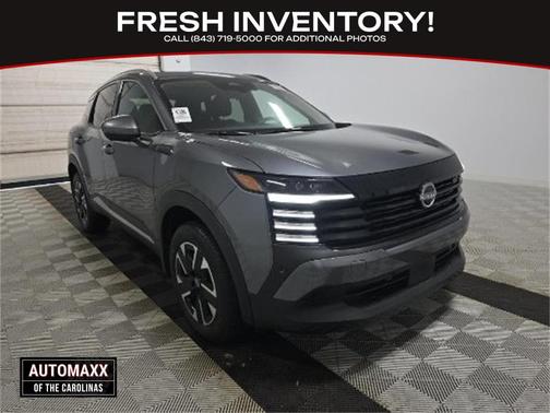 2025 Nissan Kicks SR