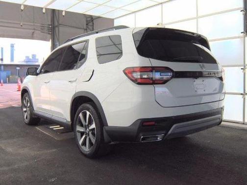 2024 Honda Pilot Touring 8-Passenger