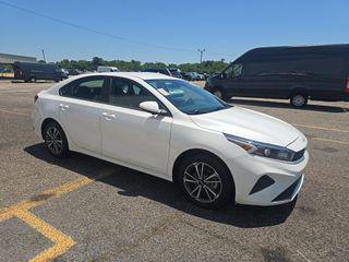 Snow White Pearl 2022 Kia Forte LXS