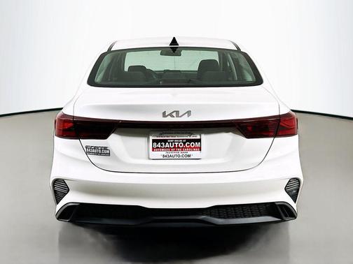 Snow White Pearl 2022 Kia Forte LXS
