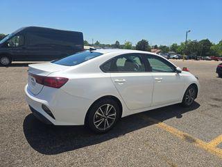 Snow White Pearl 2022 Kia Forte LXS