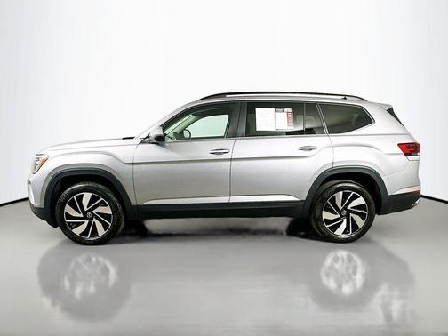Platinum Gray Metallic 2024 Volkswagen Atlas 2.0T SE w/Technology