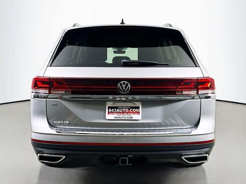Platinum Gray Metallic 2024 Volkswagen Atlas 2.0T SE w/Technology