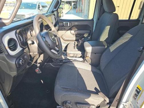 Earl Clearcoat 2024 Jeep Wrangler Willys