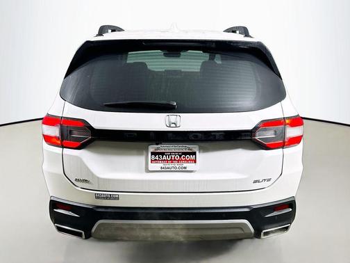 2023 Honda Pilot AWD Elite