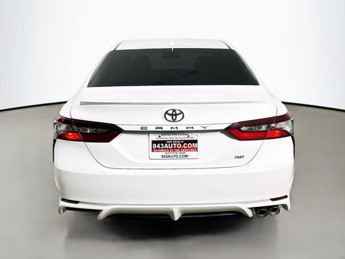 Ice 2023 Toyota Camry SE