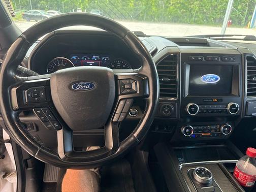 White Platinum Metallic Tri-Coat 2019 Ford Expedition Limited