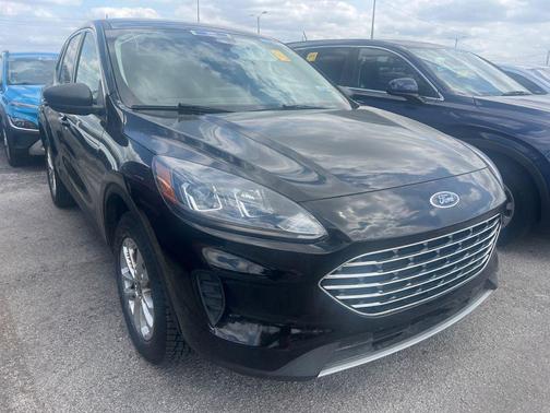 Agate Black Metallic 2022 Ford Escape SE