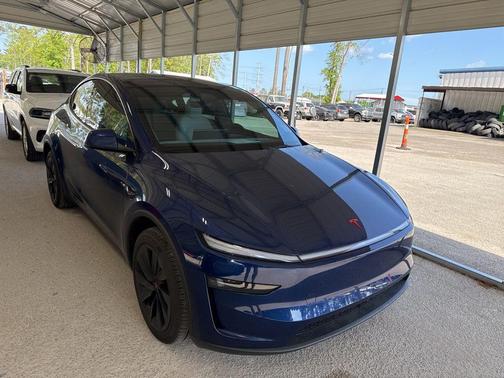 2026 Tesla Model Y Premium Rear-Wheel Drive