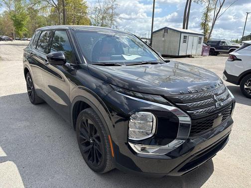 2023 Mitsubishi Outlander SE Black Edition 2WD