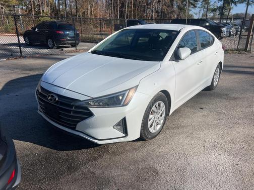 2019 Hyundai ELANTRA SE