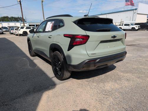 Cacti Green 2025 Chevrolet Trax FWD ACTIV