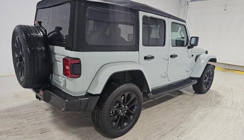 Earl Clearcoat 2023 Jeep Wrangler 4xe Sahara