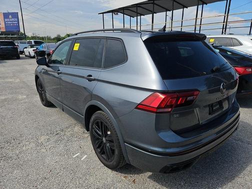 2022 Volkswagen Tiguan 2.0T SE R-Line Black