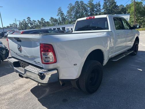 2022 RAM 3500 Big Horn Crew Cab 4x4 8' Box