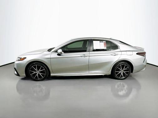 Celestial Silver Metallic 2023 Toyota Camry SE