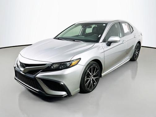 Celestial Silver Metallic 2023 Toyota Camry SE