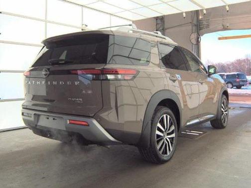 2024 Nissan Pathfinder Platinum 4WD