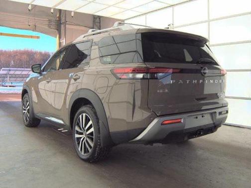 2024 Nissan Pathfinder Platinum 4WD