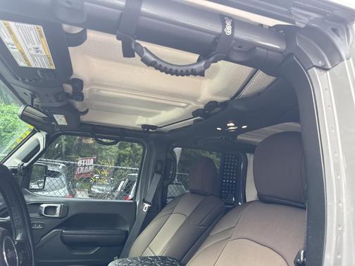 2021 Jeep Gladiator Willys 4x4